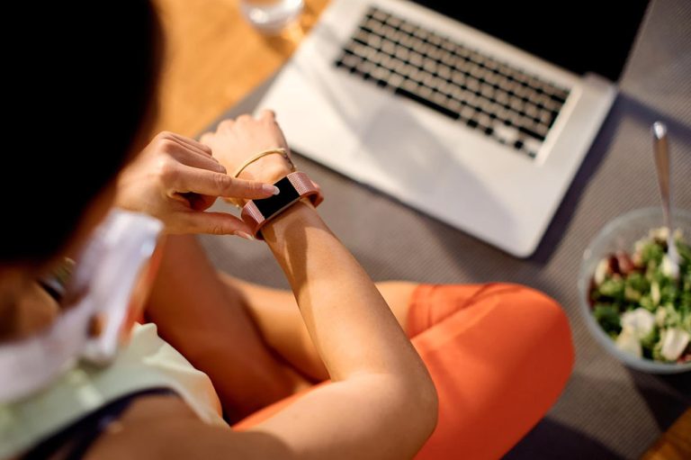 How Smartwatches Can Help You Stay Productive and Organized